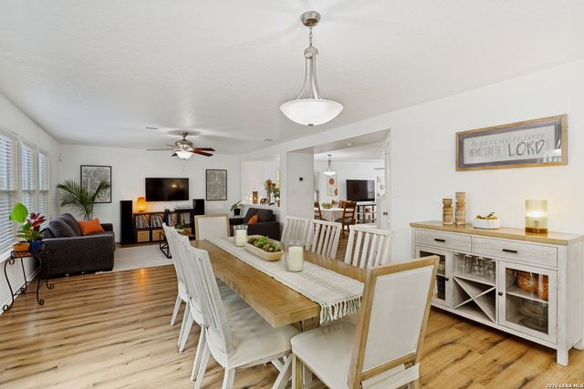 7219 Avator Bay, San Antonio, TX 78250