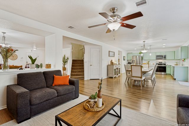 7219 Avator Bay, San Antonio, TX 78250