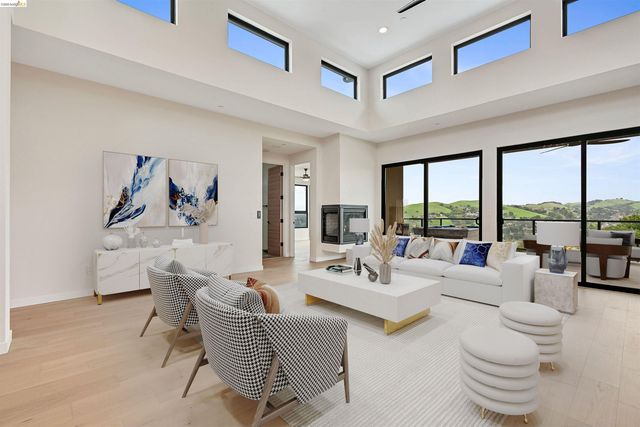 8 North Rancho Ct., Pinole, CA 94803