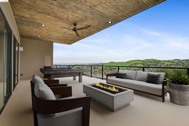 8 North Rancho Ct., Pinole, CA 94803