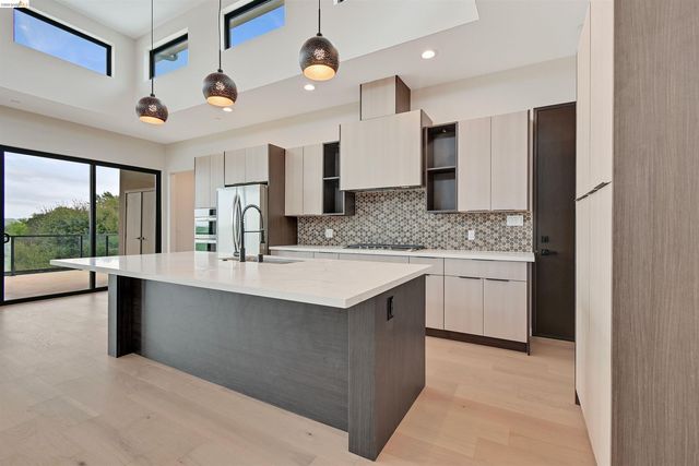 8 North Rancho Ct., Pinole, CA 94803