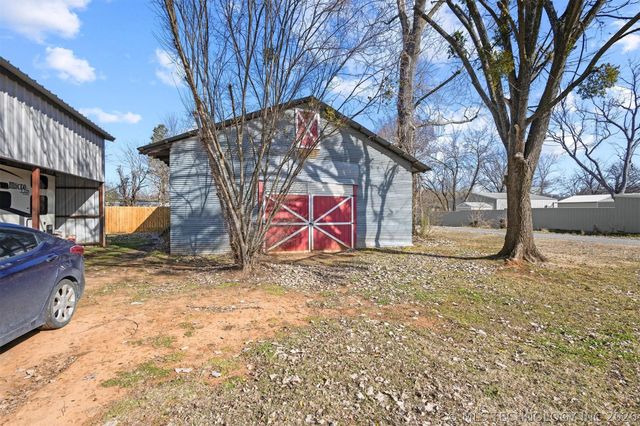 210 Maple, Colbert, OK 74733