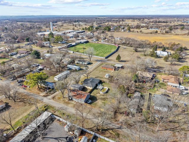 210 Maple, Colbert, OK 74733