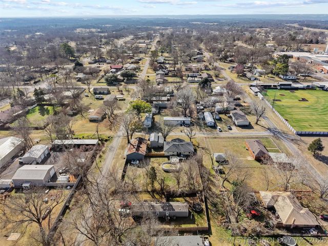 210 Maple, Colbert, OK 74733