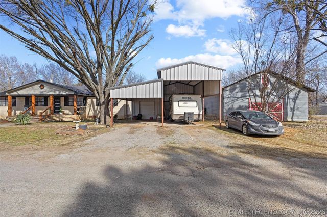 210 Maple, Colbert, OK 74733