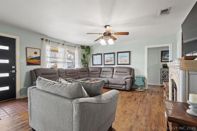 210 Maple, Colbert, OK 74733