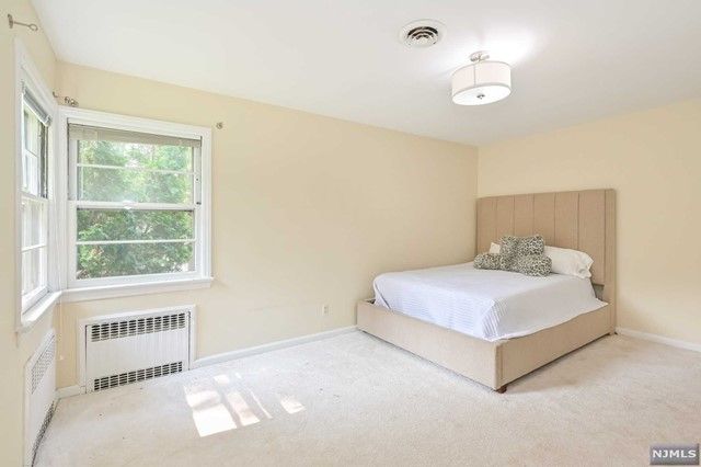 954 Phyllis Lane, Oradell, NJ 07649