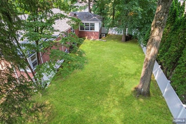 954 Phyllis Lane, Oradell, NJ 07649