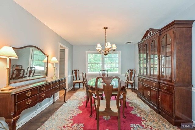 954 Phyllis Lane, Oradell, NJ 07649