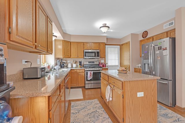 265 Biscayne Street, Bloomingdale, IL 60108
