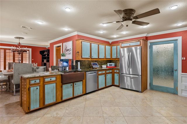 5914 Parkland Dr, Corpus Christi, TX 78413