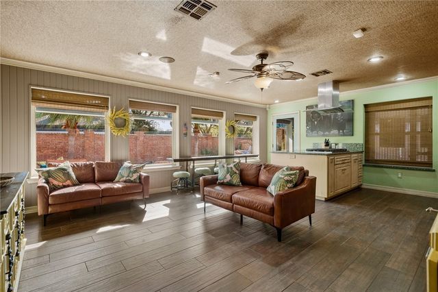 5914 Parkland Dr, Corpus Christi, TX 78413