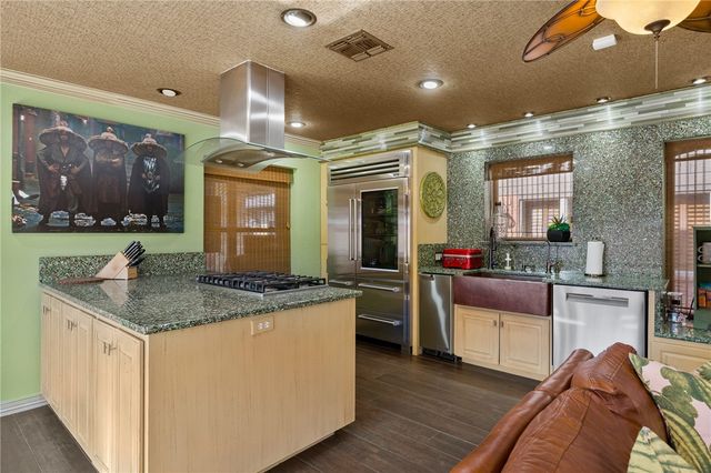 5914 Parkland Dr, Corpus Christi, TX 78413