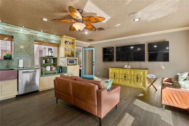 5914 Parkland Dr, Corpus Christi, TX 78413