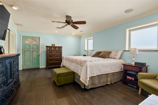 5914 Parkland Dr, Corpus Christi, TX 78413