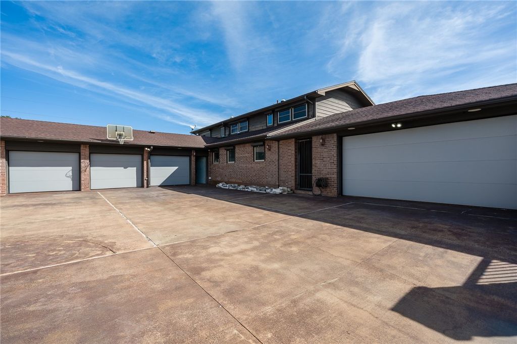 5914 Parkland Dr, Corpus Christi, TX 78413 — photo 3