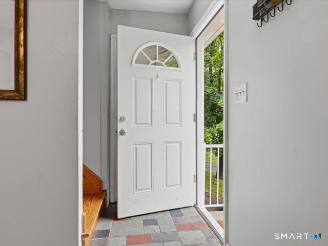 6 Sunnyside Avenue, Hamden, CT 06518