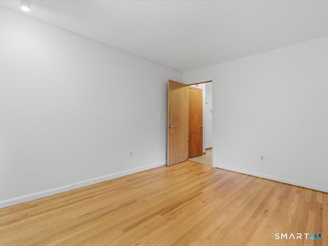 6 Sunnyside Avenue, Hamden, CT 06518