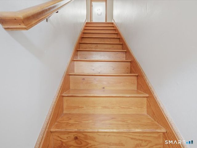 6 Sunnyside Avenue, Hamden, CT 06518