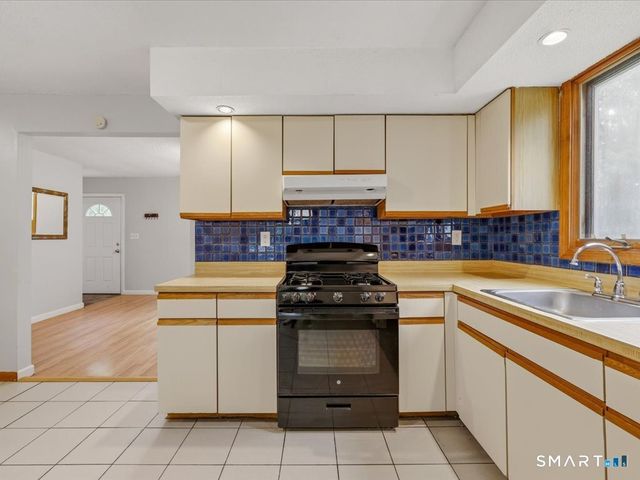 6 Sunnyside Avenue, Hamden, CT 06518