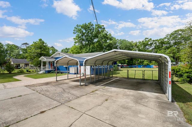 1411 Hand Avenue, Bay Minette, AL 36507