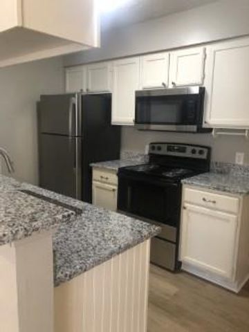 2402 Sycamore Avenue D8, Huntsville, TX 77340