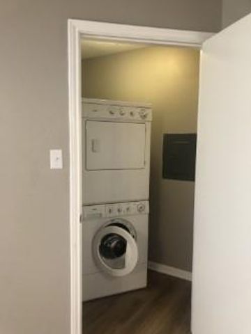 2402 Sycamore Avenue D8, Huntsville, TX 77340