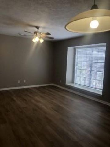 2402 Sycamore Avenue D8, Huntsville, TX 77340