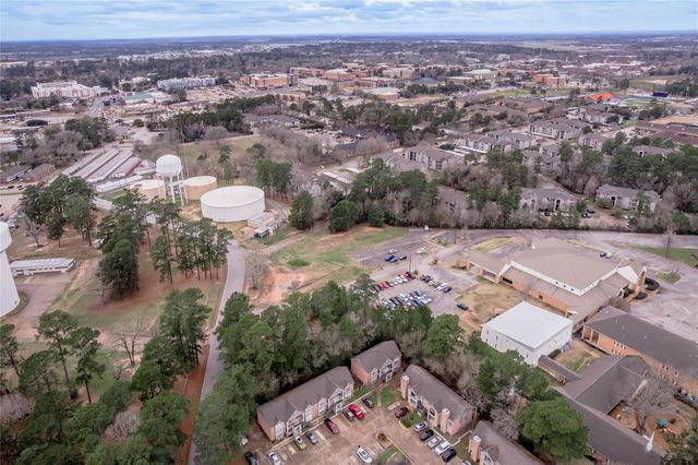 2402 Sycamore Avenue D8, Huntsville, TX 77340