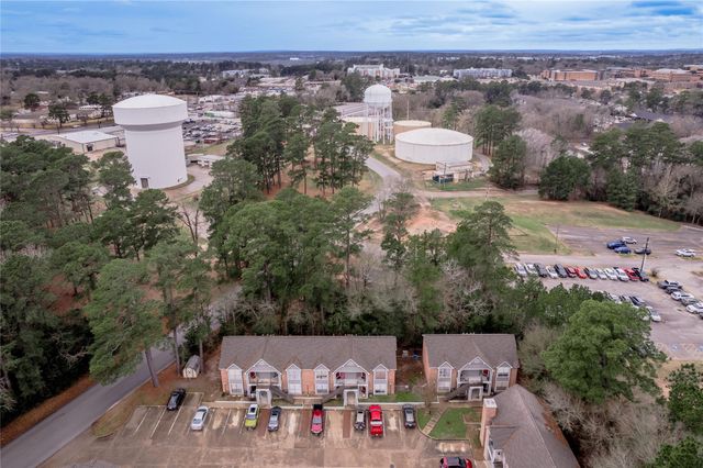 2402 Sycamore Avenue D8, Huntsville, TX 77340