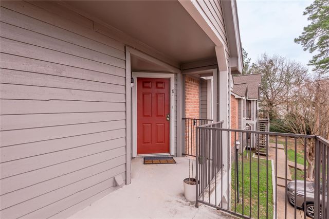 2402 Sycamore Avenue D8, Huntsville, TX 77340