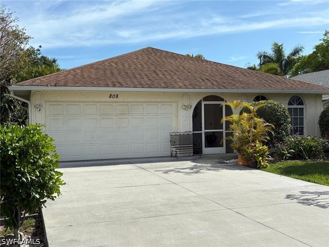 808 96th AVE N, Naples, FL 34108