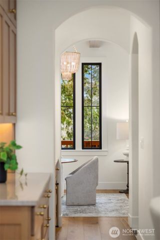 6555 Ridge Lane NE, Bainbridge Island, WA 98110