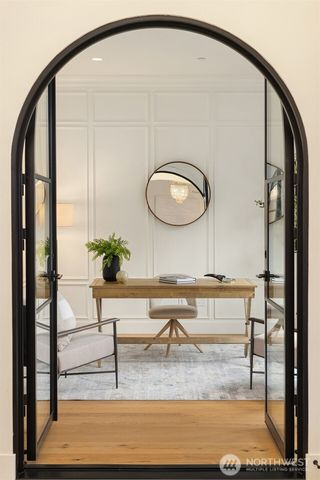 6555 Ridge Lane NE, Bainbridge Island, WA 98110