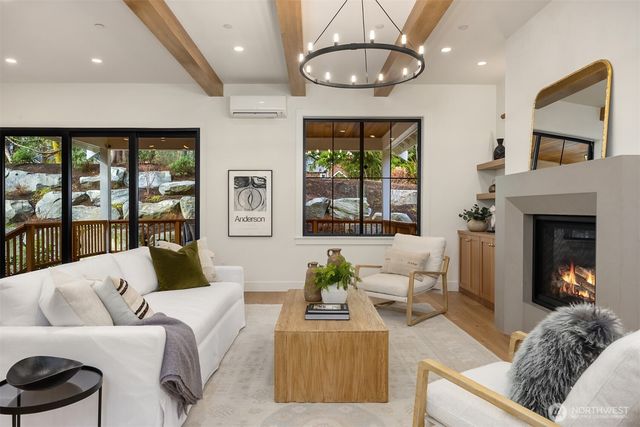 6555 Ridge Lane NE, Bainbridge Island, WA 98110