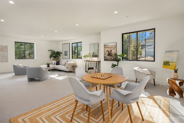 6555 Ridge Lane NE, Bainbridge Island, WA 98110