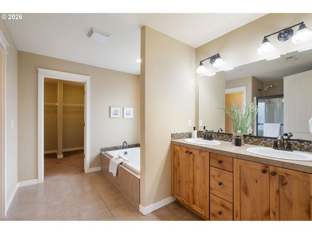 8125 Sw 174TH Ter, Beaverton, OR 97007