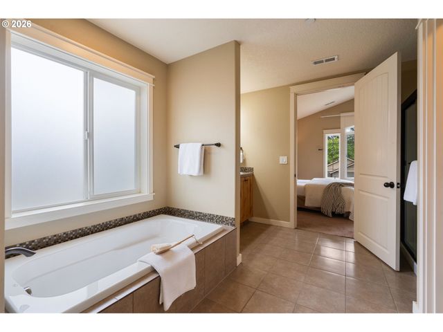 8125 Sw 174TH Ter, Beaverton, OR 97007