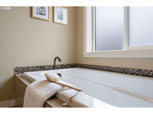 8125 Sw 174TH Ter, Beaverton, OR 97007