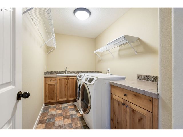 8125 Sw 174TH Ter, Beaverton, OR 97007