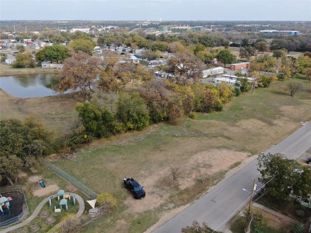 6019 Mccullar Street, Haltom City, TX 76117