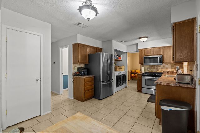 3902 Brookgate Court, Arlington, TX 76016