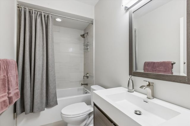 2107 W Erie Street, Chicago, IL 60612