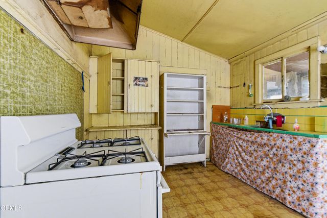 1028 S Gage Avenue, Los Angeles, CA 90023