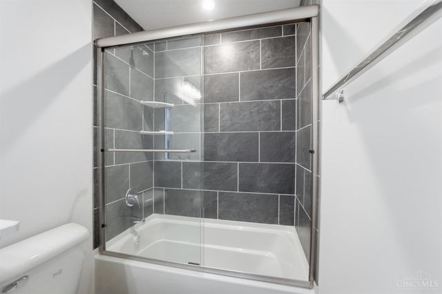 5900 Carriage Meadows Drive, Liberty Twp, OH 45011