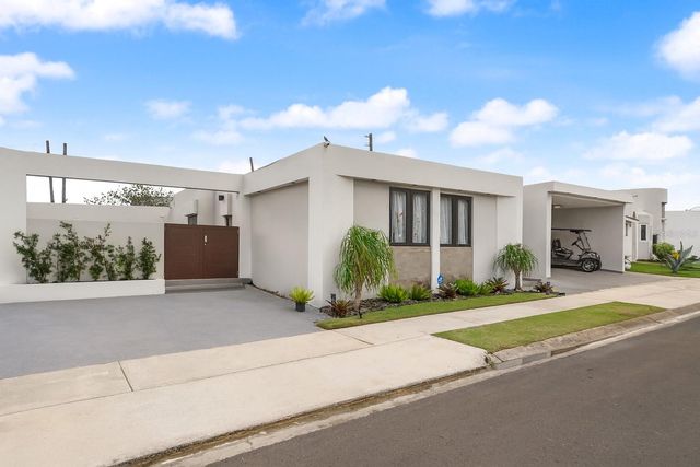 JJ-12 CALLE ROSA DE LOS VIENTOS, Dorado, PR 00646