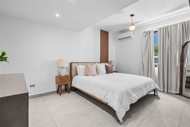 JJ-12 CALLE ROSA DE LOS VIENTOS, Dorado, PR 00646