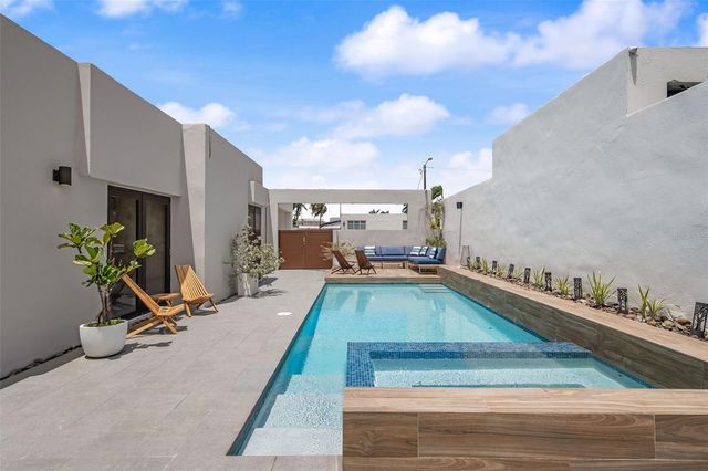 JJ-12 CALLE ROSA DE LOS VIENTOS, Dorado, PR 00646