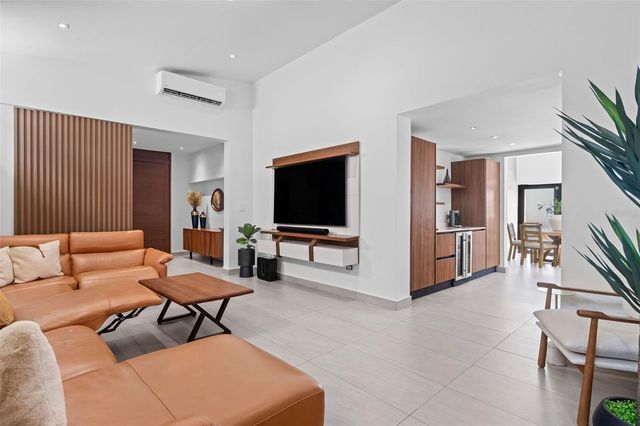 JJ-12 CALLE ROSA DE LOS VIENTOS, Dorado, PR 00646