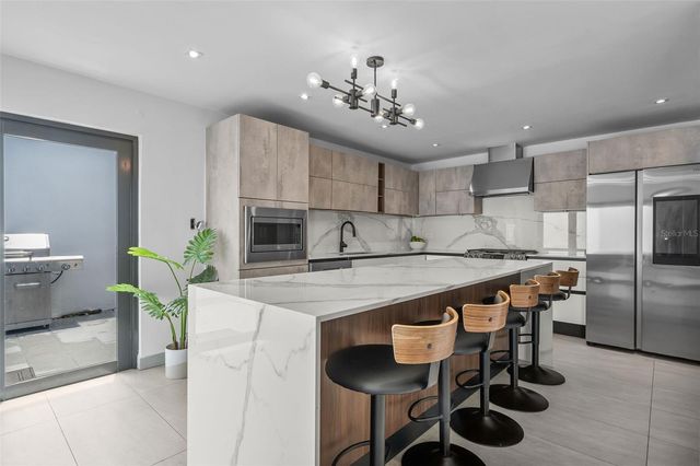 JJ-12 CALLE ROSA DE LOS VIENTOS, Dorado, PR 00646